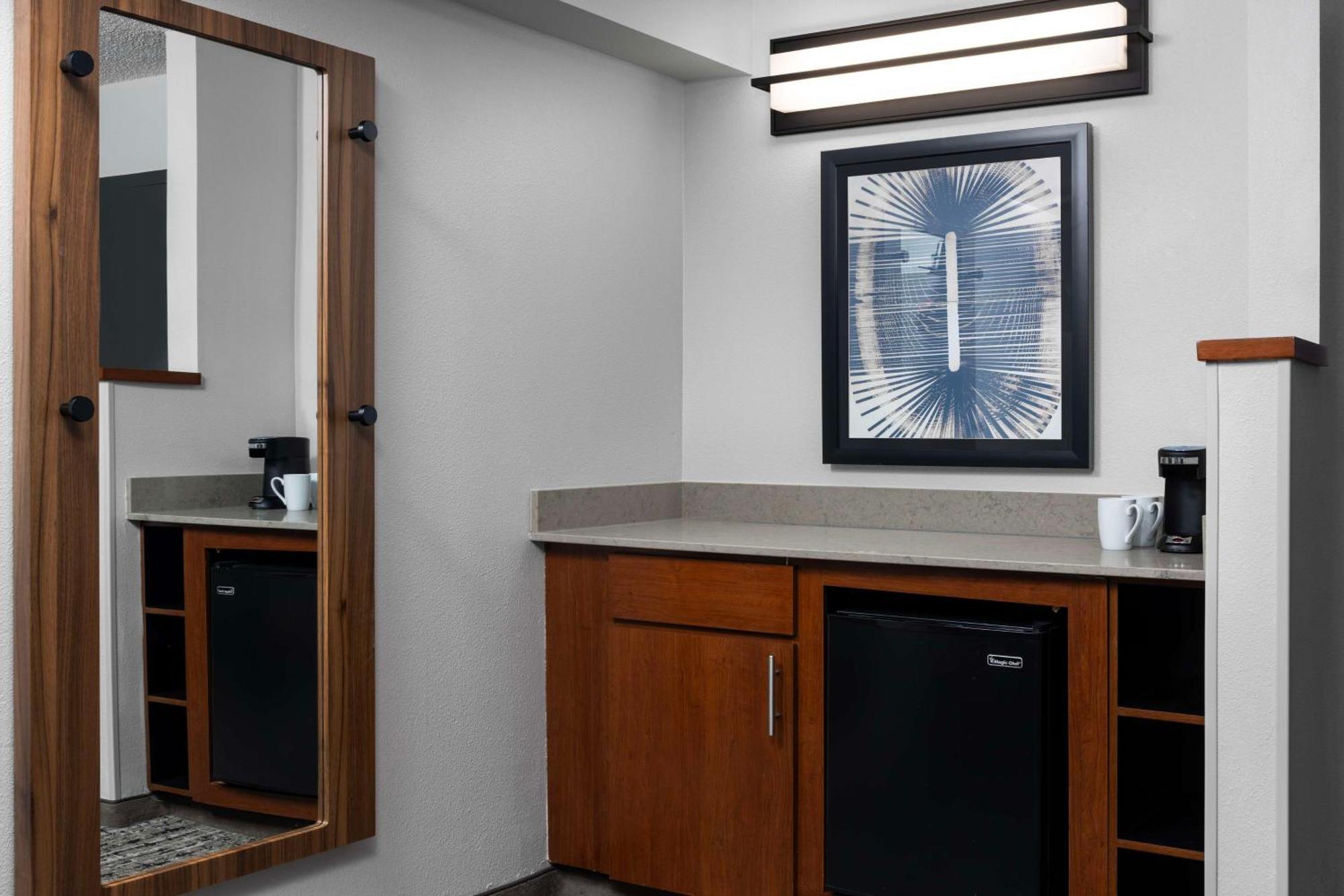 Hyatt Place Dallas North By The Galleria Аддисон Экстерьер фото