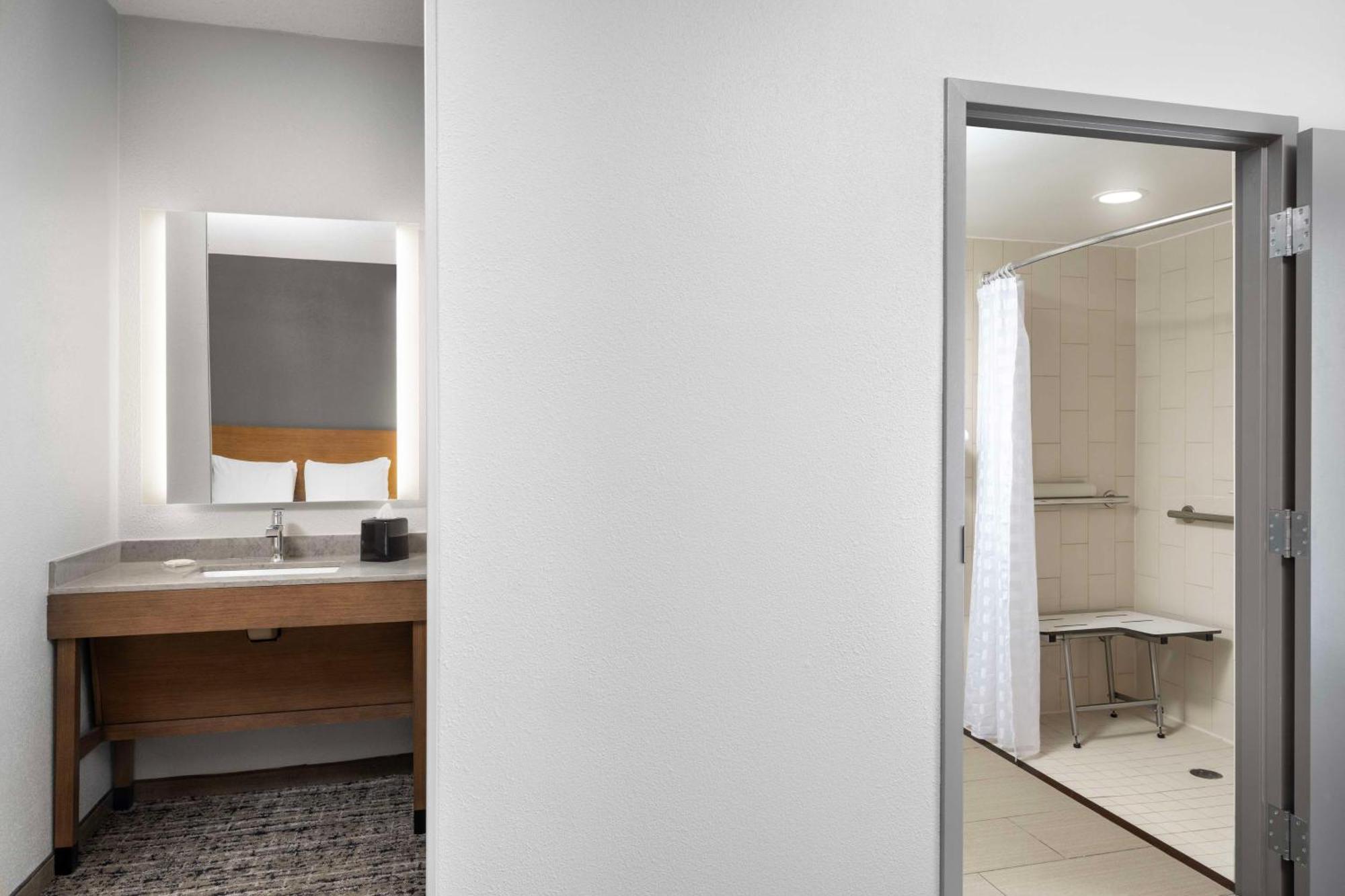 Hyatt Place Dallas North By The Galleria Аддисон Экстерьер фото