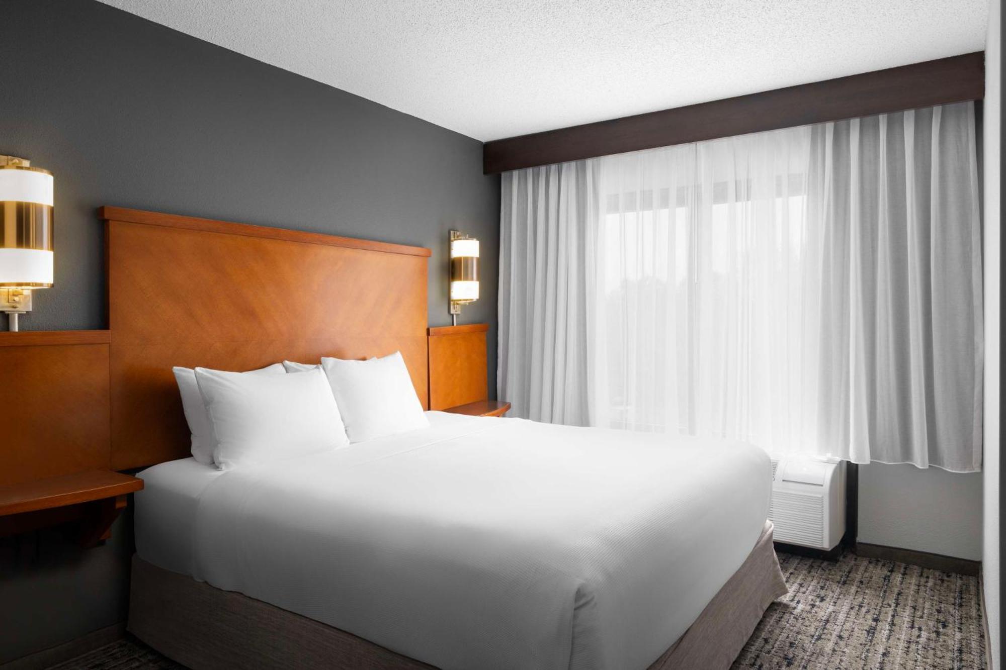 Hyatt Place Dallas North By The Galleria Аддисон Экстерьер фото