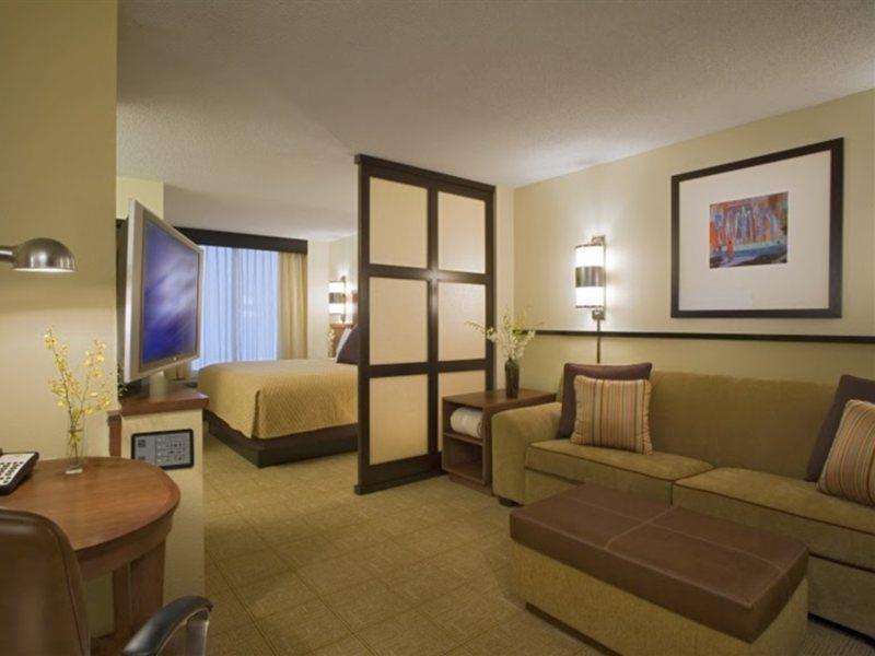 Hyatt Place Dallas North By The Galleria Аддисон Экстерьер фото